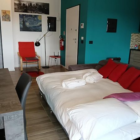Kind Park - Sleek Apartment With Terrace & Parking 바리 외부 사진
