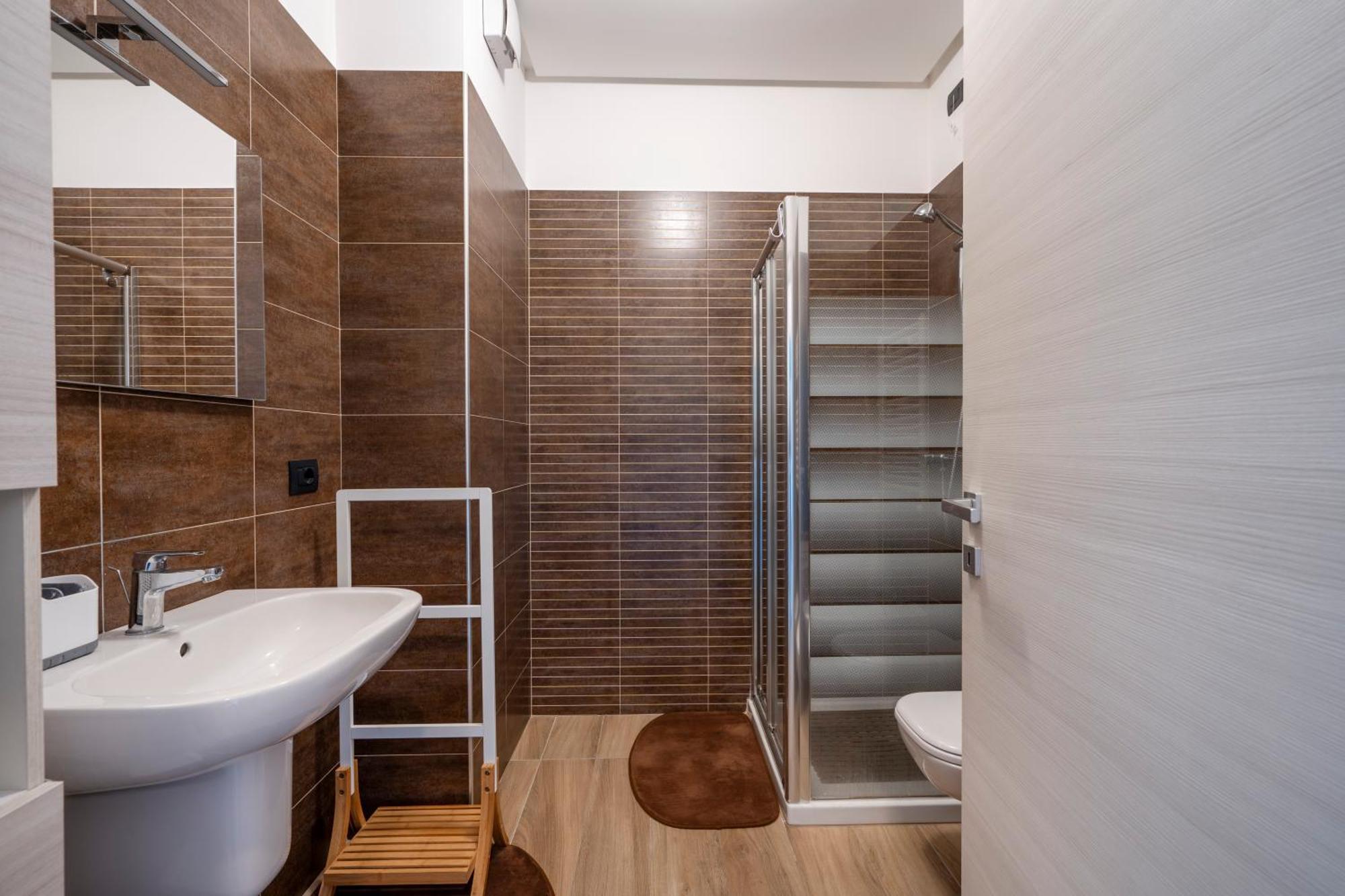 Kind Park - Sleek Apartment With Terrace & Parking 바리 외부 사진