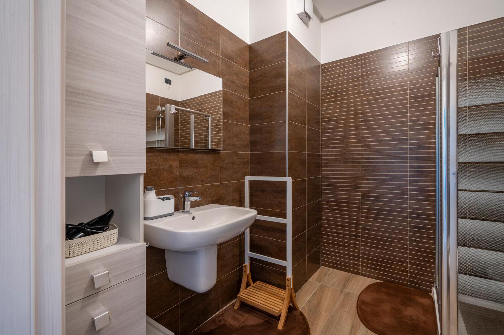 Kind Park - Sleek Apartment With Terrace & Parking 바리 외부 사진