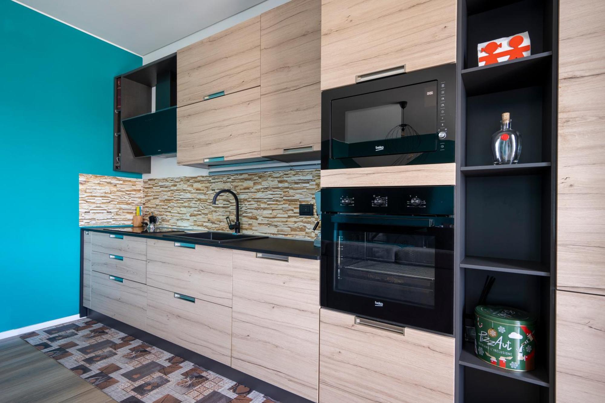 Kind Park - Sleek Apartment With Terrace & Parking 바리 외부 사진