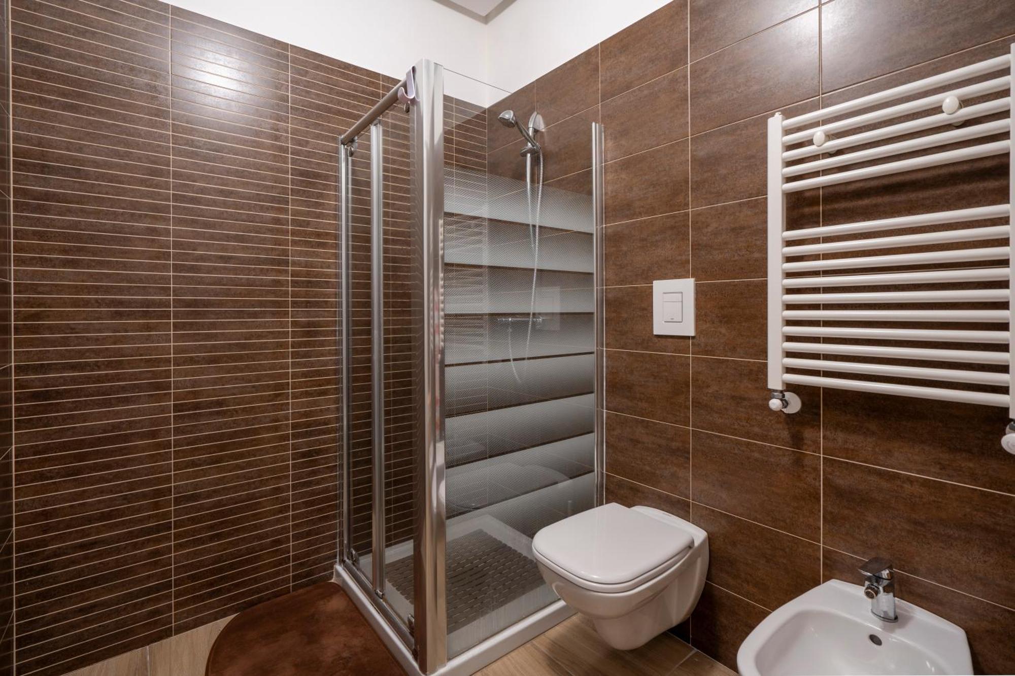 Kind Park - Sleek Apartment With Terrace & Parking 바리 외부 사진