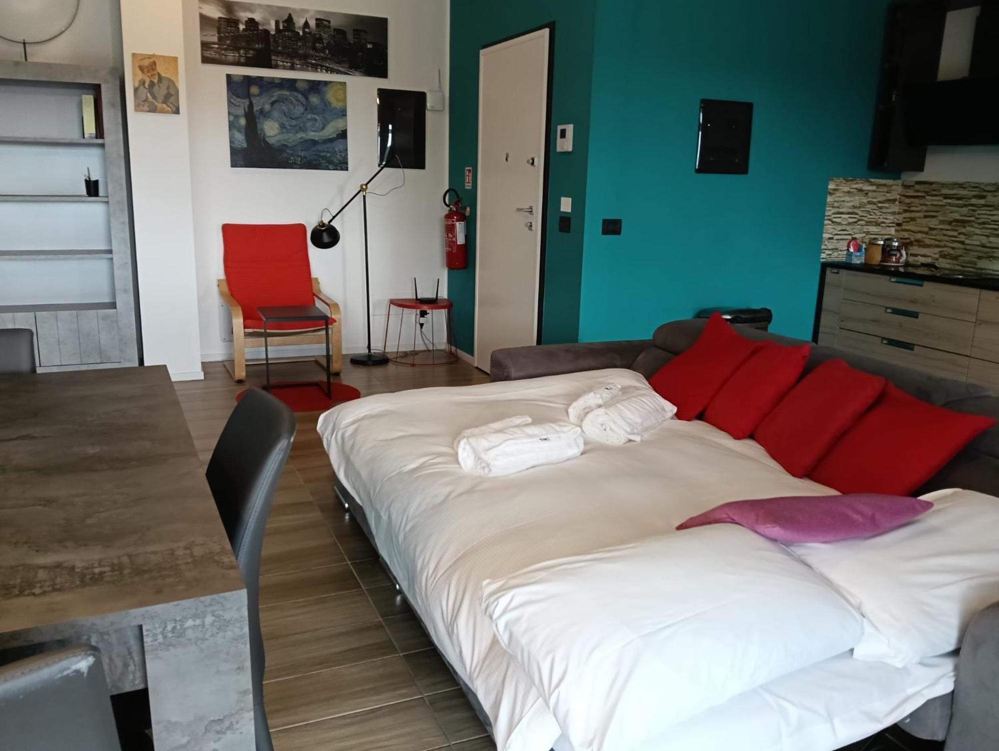 Kind Park - Sleek Apartment With Terrace & Parking 바리 외부 사진